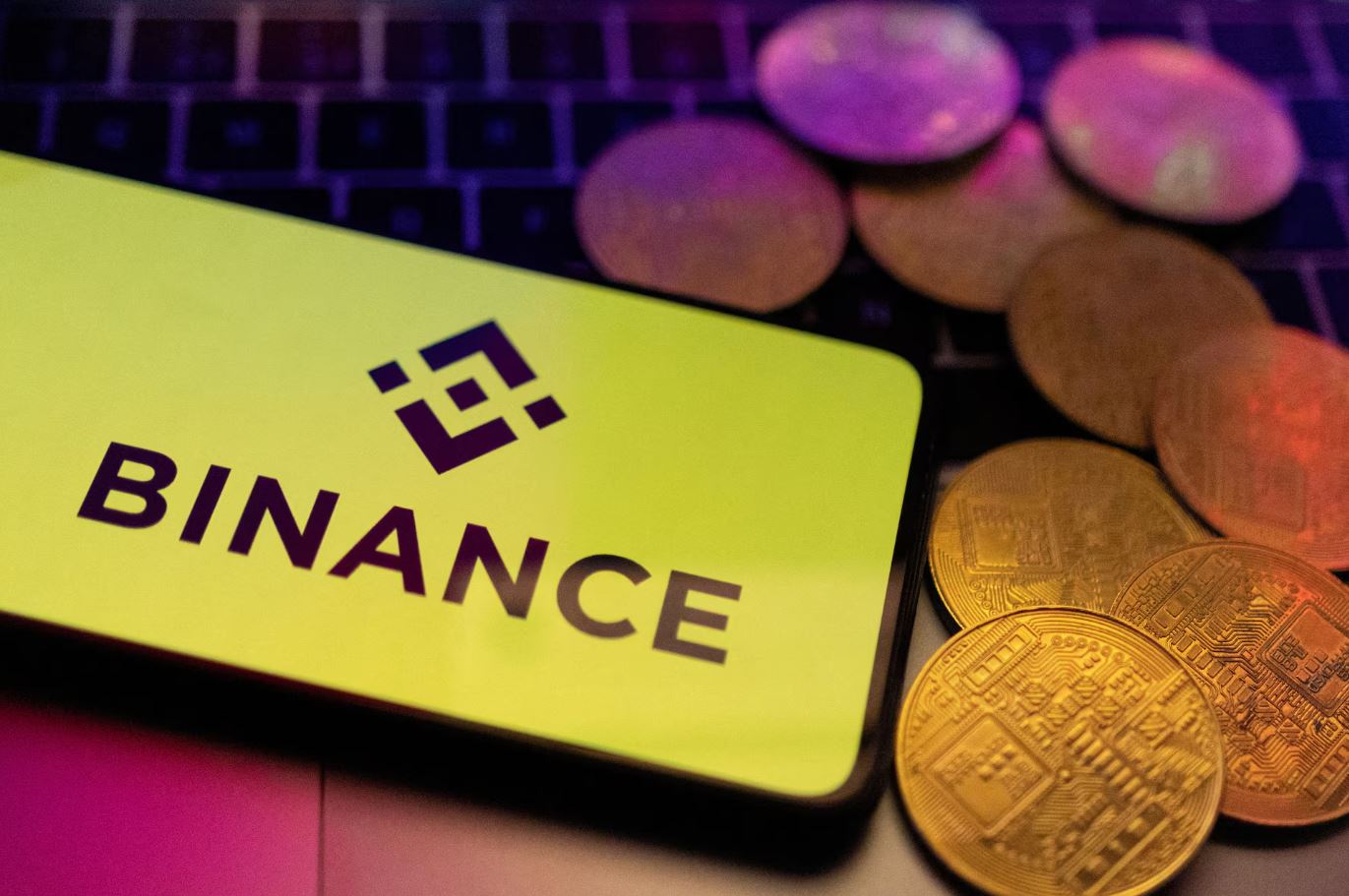 Reuters: Binance-მა რუსეთს უკრაინის მხარდამჭერი კრიპტოდონაციების შესახებ მონაცემები მიაწოდა