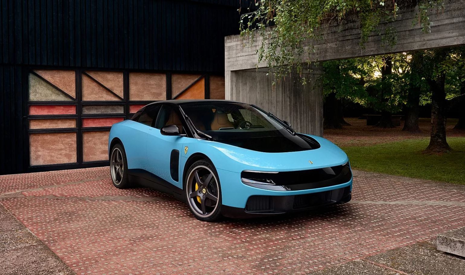 Ferrari-ს პირველი ელექტრომობილი რეკორდულ $40 მილიონად გაიყიდა