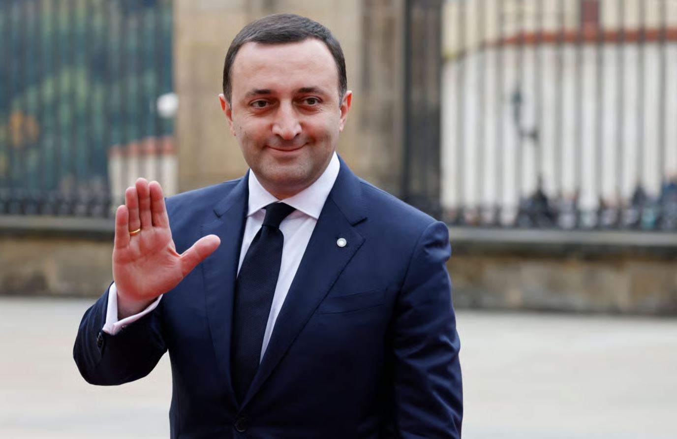 750,000-ლარიანი ქრთამის აღების საქმეზე ირაკლი ღარიბაშვილს ბრალი წარედგინა
