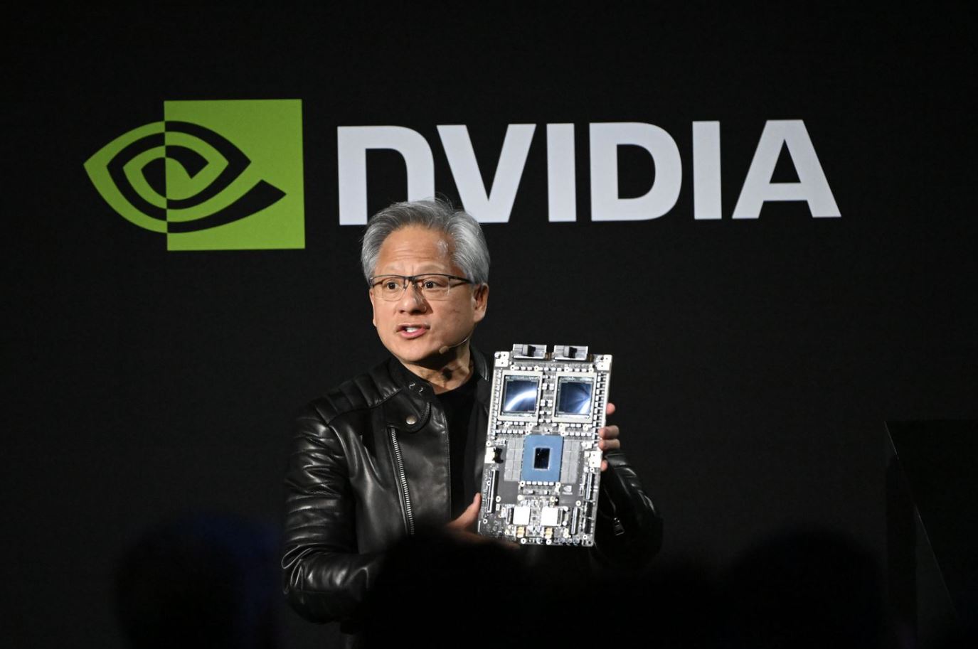 Nvidia-ს აქციების ფასი 2.5%-ით დაეცა – რამ გამოიწვია გაუფასურება?