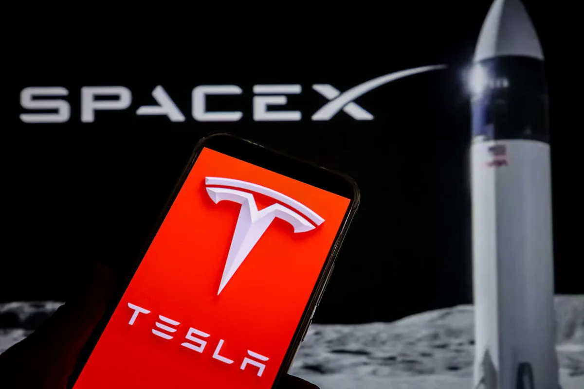 რატომ უნდა მასკს SpaceX-ისა და Tesla-ს გაერთიანება?